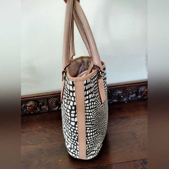 Kate Spade Hand Bag Women's - Picture 2 of 9